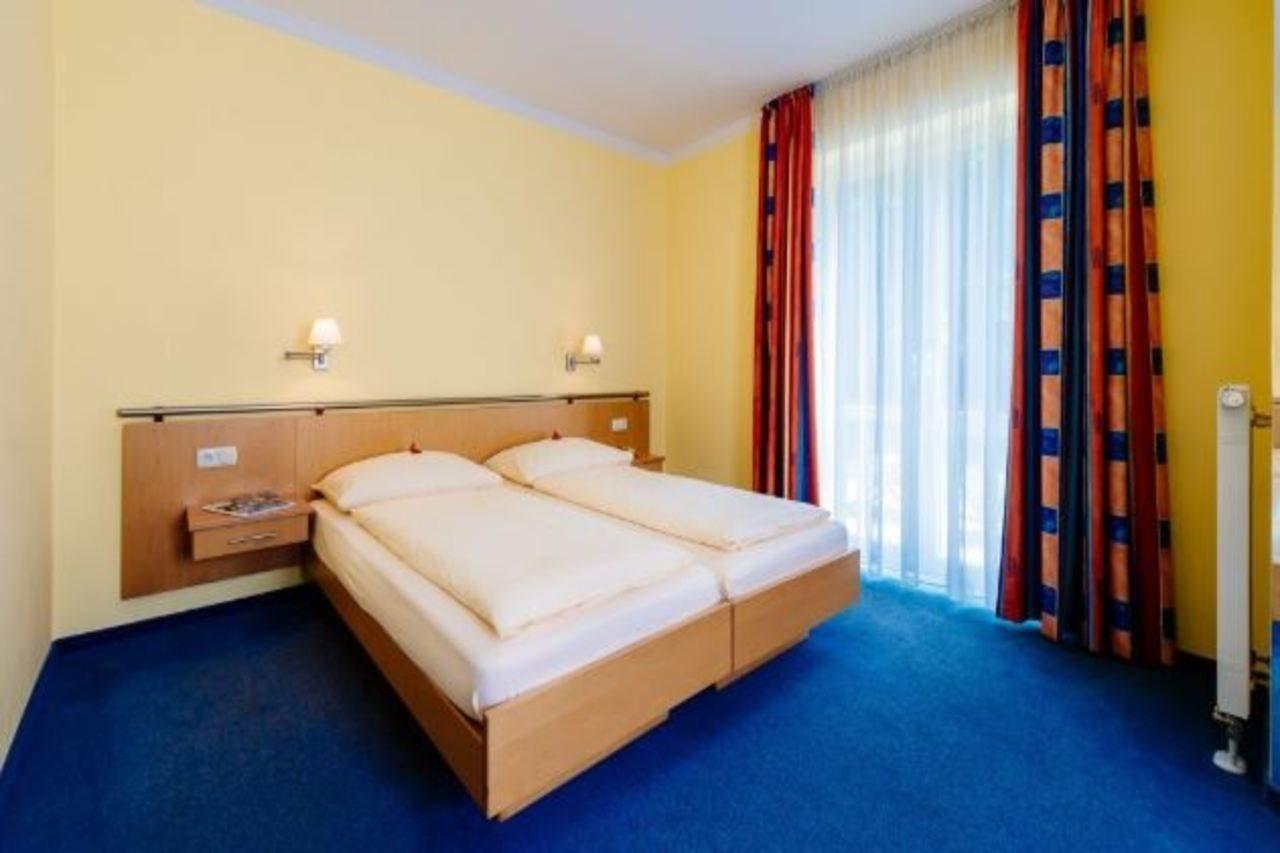 Hotel Graf Lehndorff Zur Messe Мюнхен Екстериор снимка