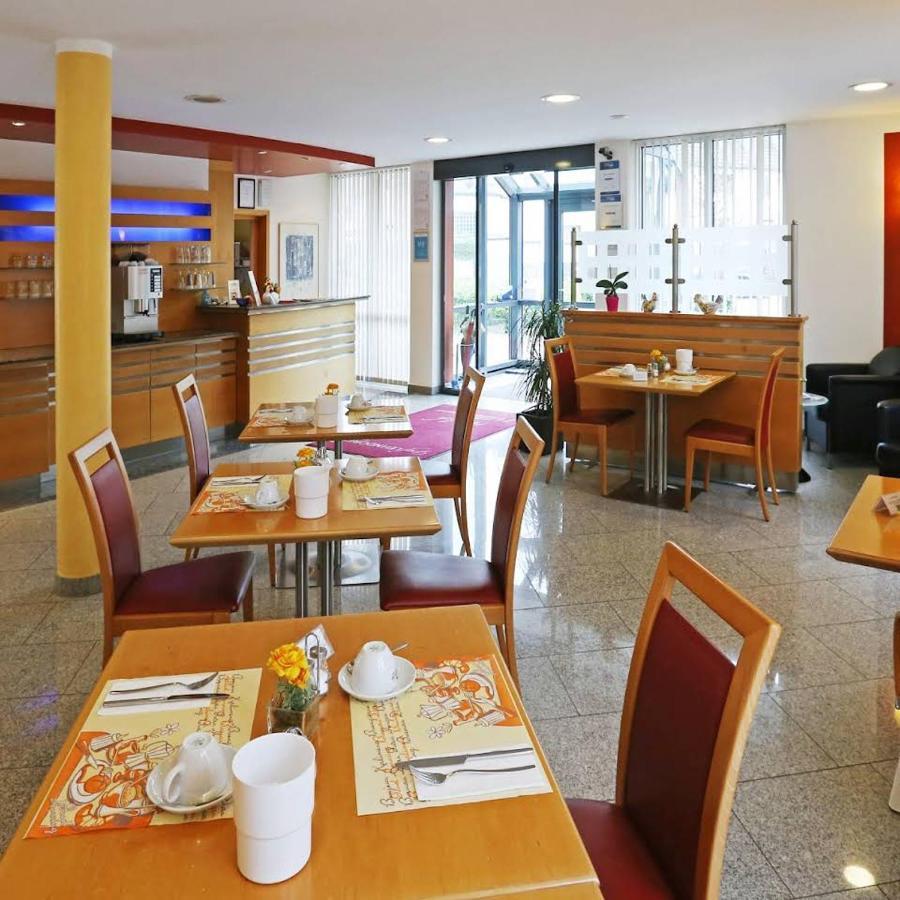 Hotel Graf Lehndorff Zur Messe Мюнхен Екстериор снимка