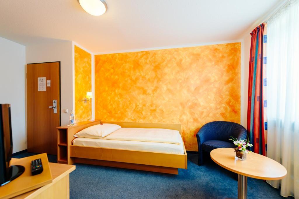 Hotel Graf Lehndorff Zur Messe Мюнхен Екстериор снимка