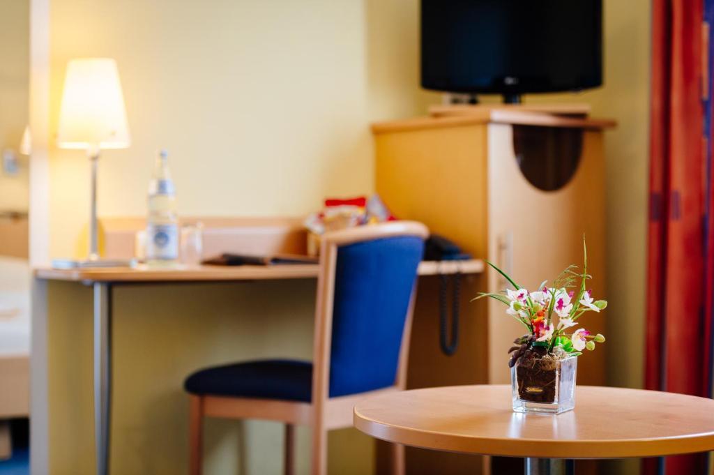 Hotel Graf Lehndorff Zur Messe Мюнхен Екстериор снимка